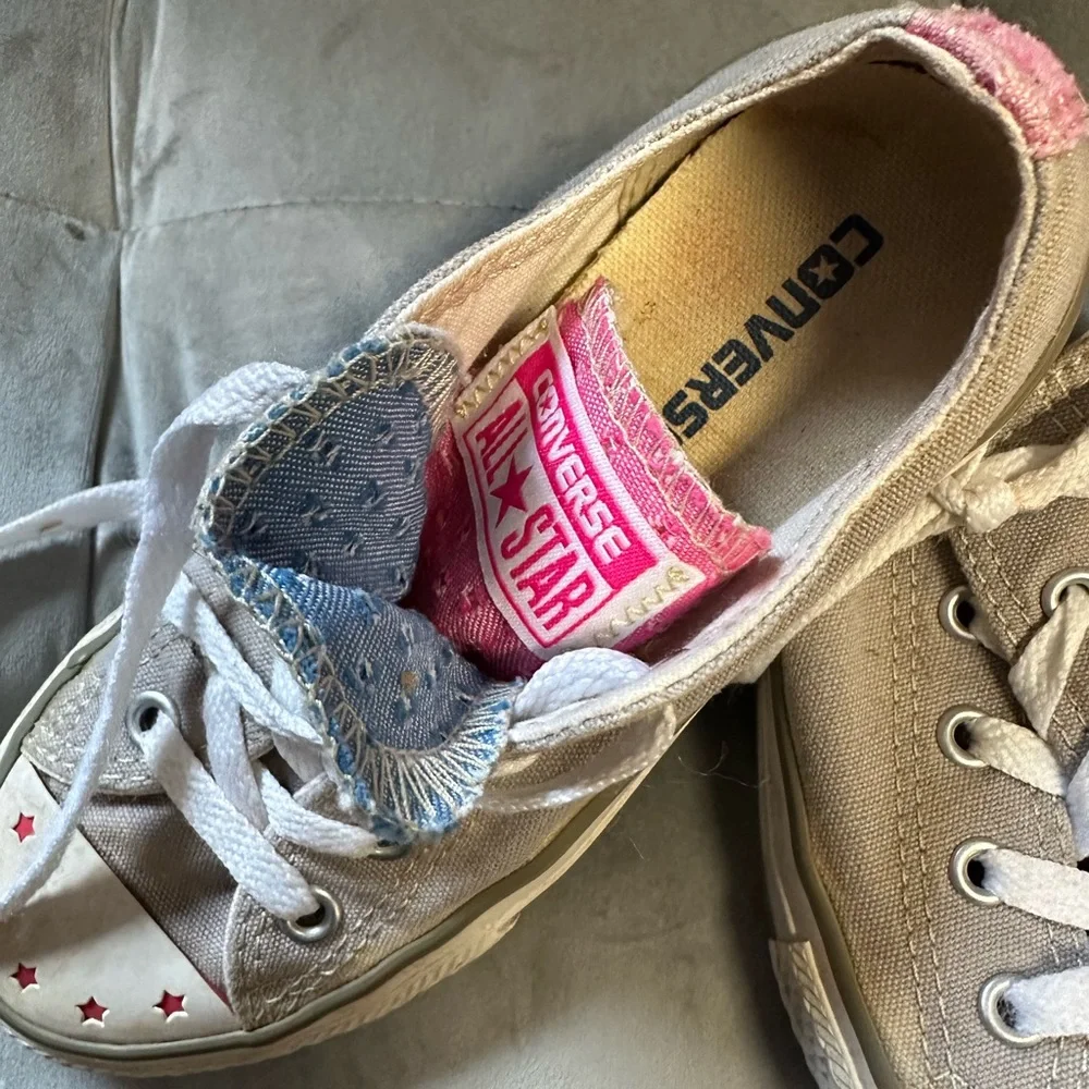Converse Kids' Tan Sneakers with Pink Star Accents